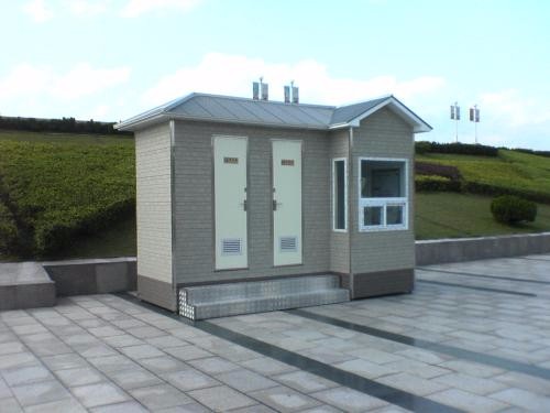 移動(dòng)環(huán)保廁所 移動(dòng)環(huán)保廁所